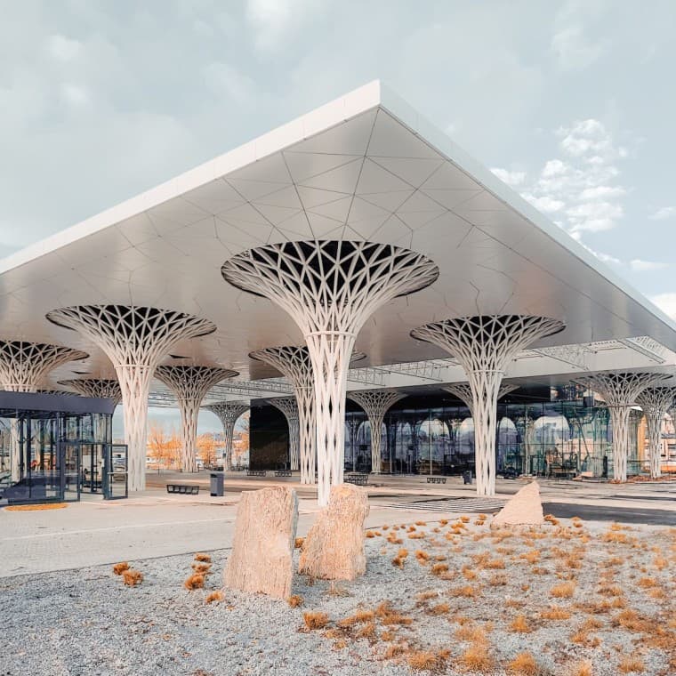 L’eau de pluie évacuée du toit est également utilisée pour les WC (© Alek Małchowski) L’eau de pluie évacuée du toit est également utilisée pour les WC (© Alek Małchowski)